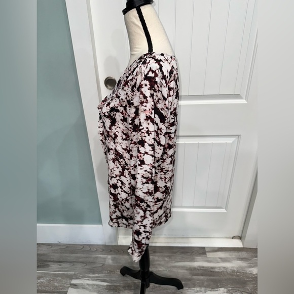 Ann Taylor Pink Floral Ruffle front long sleeve sheer blouse size small - Picture 4 of 7